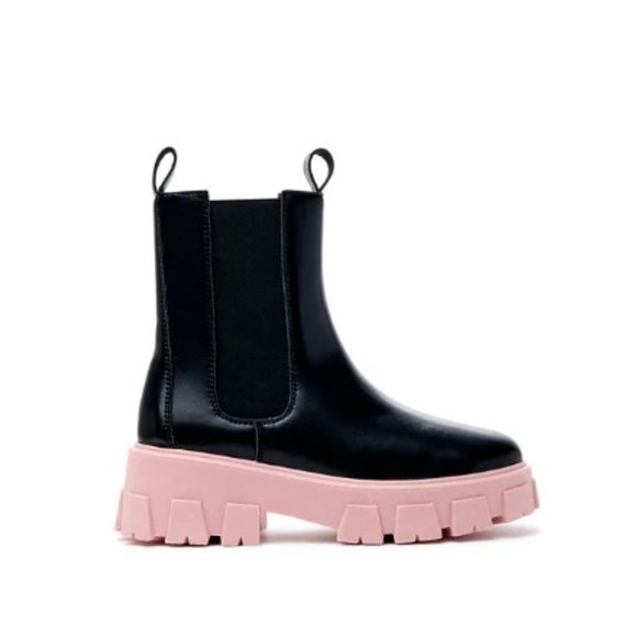 Scoop Shoes - Scoop Contrast Lug Sole Chelsea Boots Black Pink Size 6
